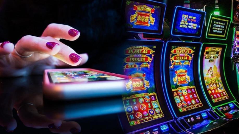 m9pp online platform — Login ဝင်ပြီး Slots နှင့် Live Casino ကစားနေသည့် မြင်ကွင်း